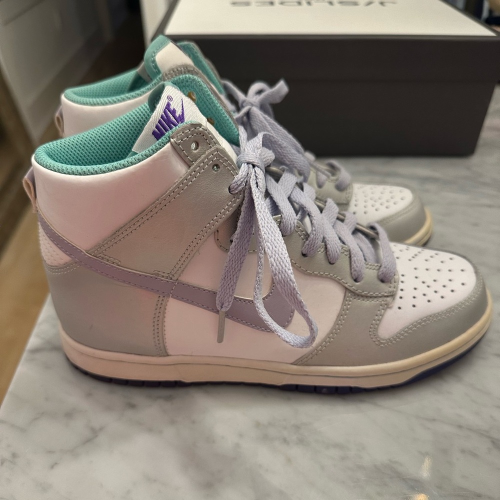 Vintage 2009 Nike High Top Kids Size Dunks